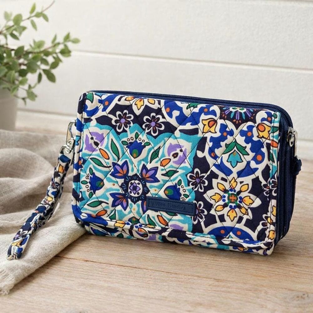 Vera Bradley Wallet / RFID Turnlock Crossbody / Blue Floral Quilted Wristlet